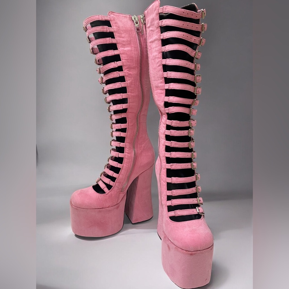 Current Mood “Transaction” Dusty Pink Platform Boots 💕 - Picture 8 of 16
